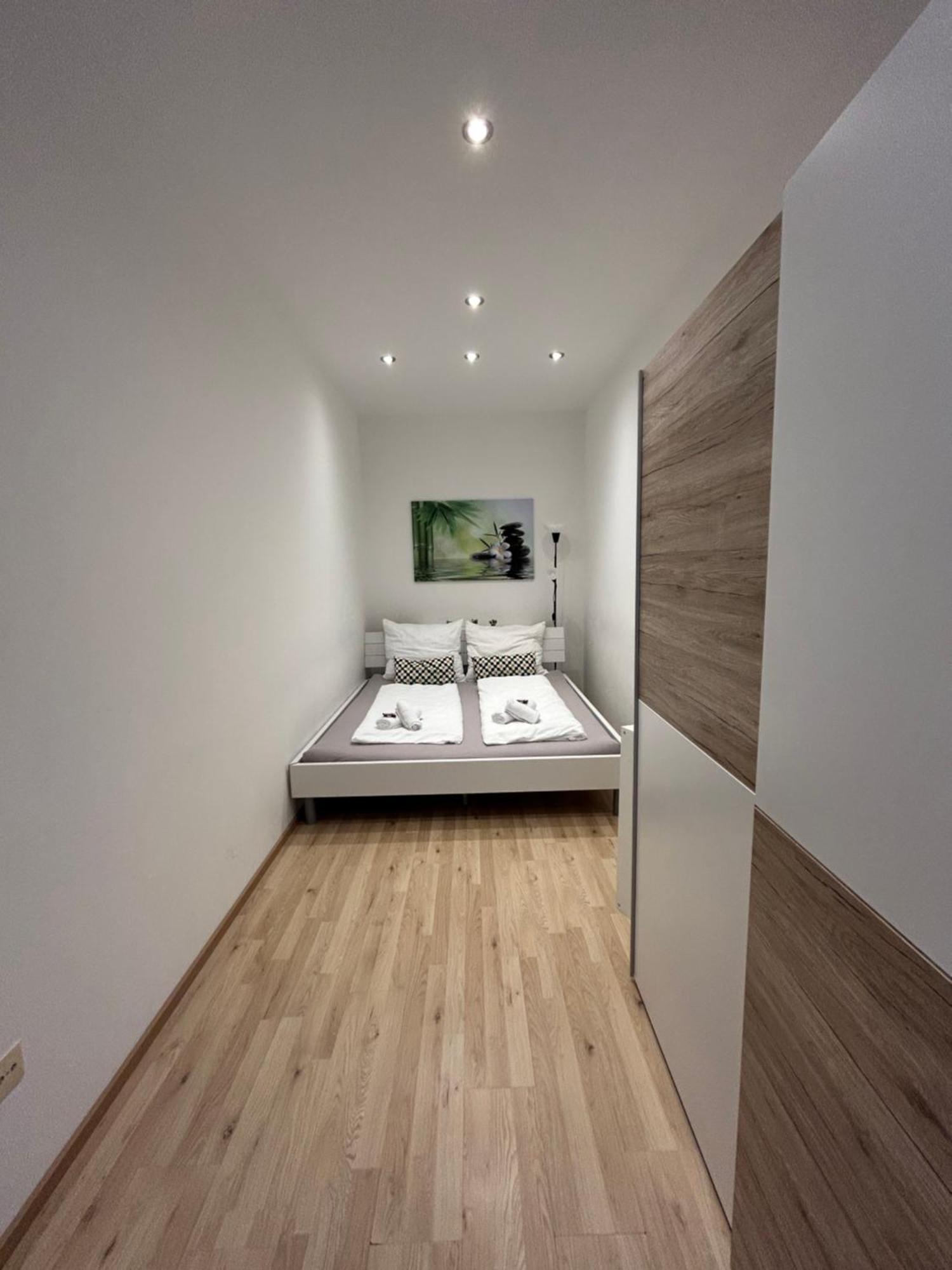 Schoene, Helle In Stadtnaehe Wien