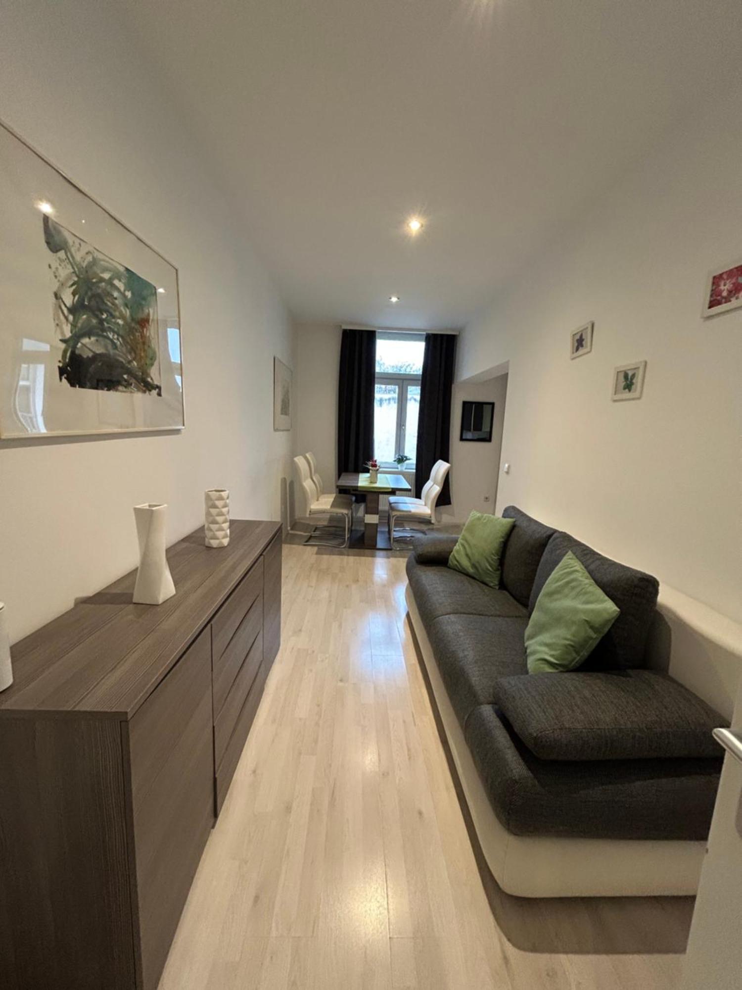 Schoene, Helle In Stadtnaehe Apartment